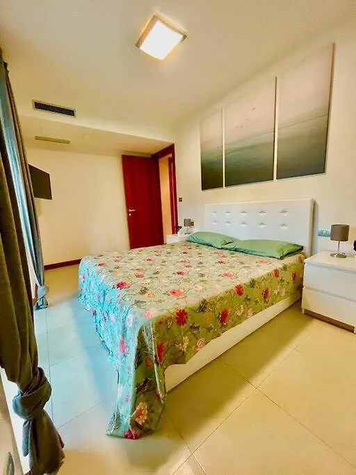 Appartamento Dolce Vita Marina Centro, Vista Mare Rimini 0*,  Italy